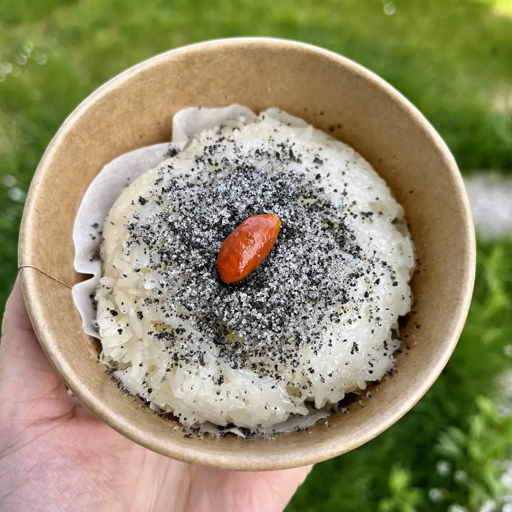 Riz Gluant Cuit À la Vapeur Sucré de Sésame Noir